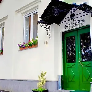 3* Отель Triple Eight